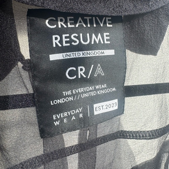 Quzu Sheet Black Button-up Crop - Picture 3 of 6